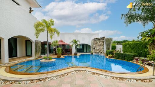 6 Bed 6 Bath in East Pattaya