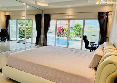 4 Bed 4 Bath Villa in East Pattaya