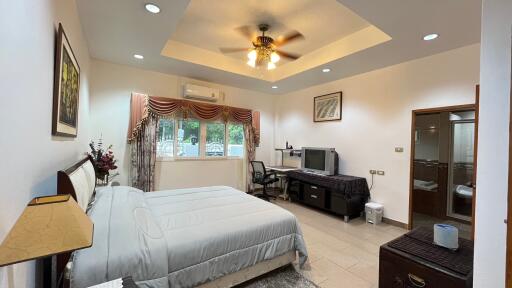 5 Bedroom 5 Bathroom house in East Pattaya