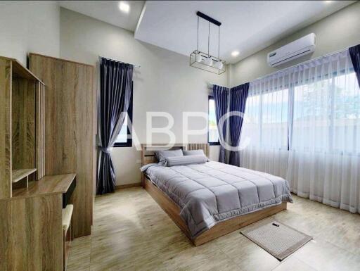 3 Bedroom 4 Bathroom in East Pattaya