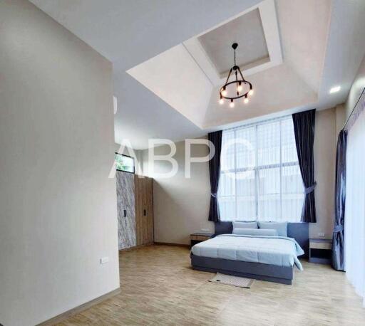 3 Bedroom 4 Bathroom in East Pattaya