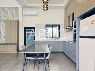 3 Bedroom 4 Bathroom in East Pattaya