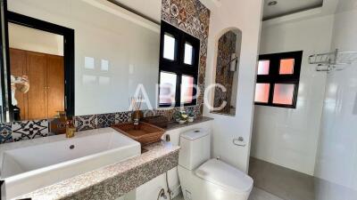 3 Bedroom 3 Bathroom in East Pattaya