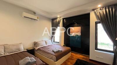 3 Bedroom 4 Bathroom in East Pattaya