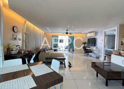 Huge 1 Bedroom 1 Bathroom Condo in Pratumnak