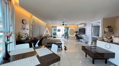 Huge 1 Bedroom 1 Bathroom Condo in Pratumnak