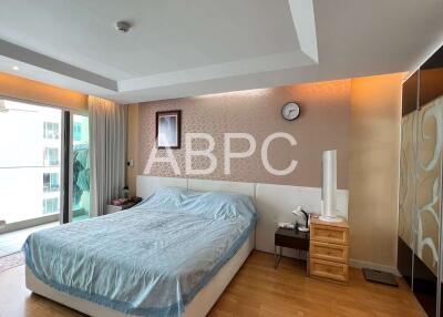 Huge 1 Bedroom 1 Bathroom Condo in Pratumnak