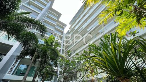 Huge 1 Bedroom 1 Bathroom Condo in Pratumnak