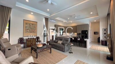 3 Bedroom 4 Bathroom in East Pattaya