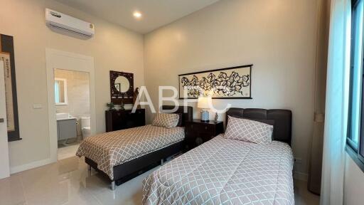 3 Bedroom 4 Bathroom in East Pattaya