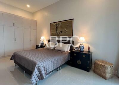 3 Bedroom 4 Bathroom in East Pattaya