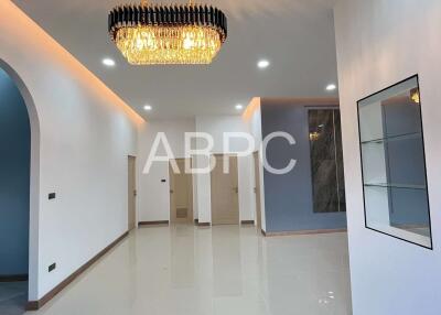 3 Bedrooms 3 Bathroom in East Pattaya