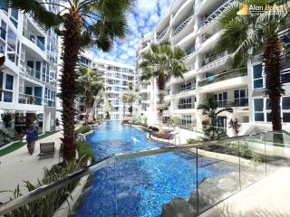 Pool View 2 Bedroom 2 Bathroom Condo in Central Pattaya