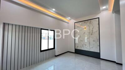 3 Bedroom 3 Bathroom in East Pattaya