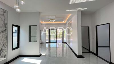 3 Bedroom 3 Bathroom in East Pattaya