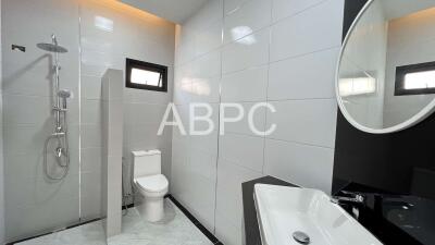 3 Bedroom 3 Bathroom in East Pattaya