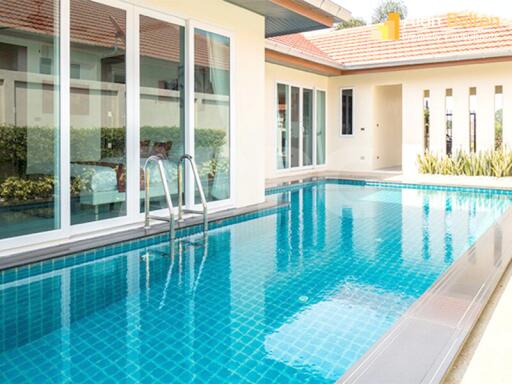 4 Bed 5 Bath in East Pattaya HS5602