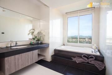 2 Bed 2 Bath Condo in Na Jomtien