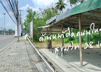 Street view of an unfinished building