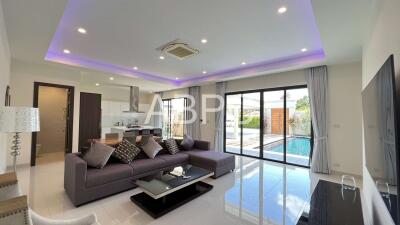 3 Bedroom 4 Bathroom in East Pattaya