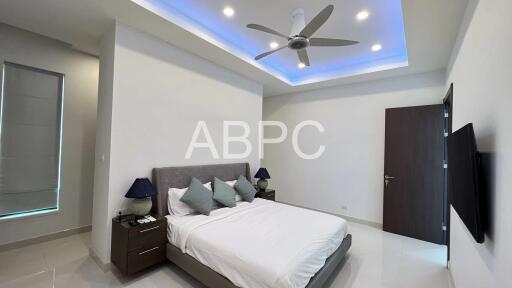 3 Bedroom 4 Bathroom in East Pattaya