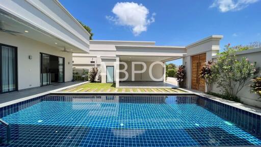 3 Bedroom 4 Bathroom in East Pattaya