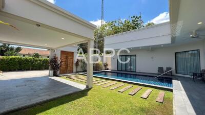 3 Bedroom 4 Bathroom in East Pattaya