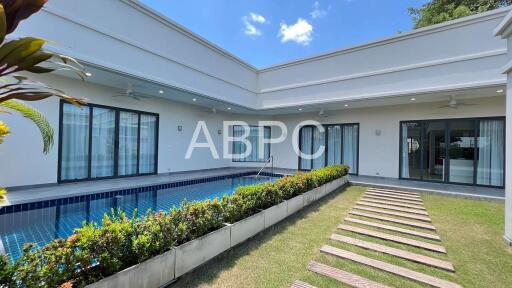 3 Bedroom 4 Bathroom in East Pattaya