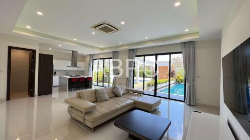 3 Bedroom 4 Bathroom in East Pattaya