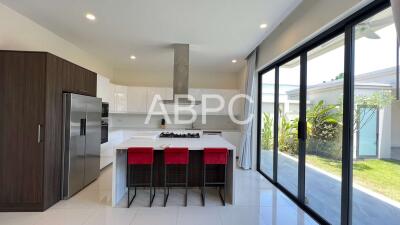 3 Bedroom 4 Bathroom in East Pattaya