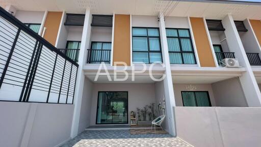 3 Bedroom 2 Bathroom in East Pattaya