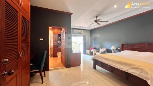 3 Bed 4 Bath in Jomtien