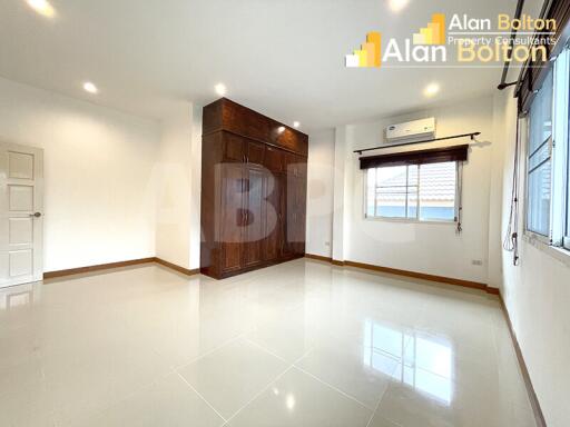 4 Bed 5 Bath in East Pattaya HR2266