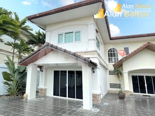 4 Bed 5 Bath in East Pattaya HR2266