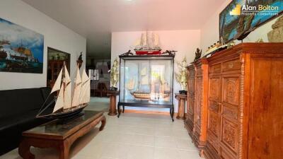 4 Bed 3 Bath in Central Pattaya HR1655