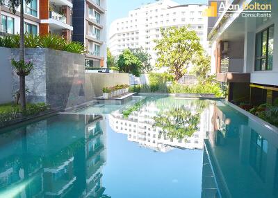 Pool View 2 Bed 2 Bath Condo in Central Pattaya CR6488