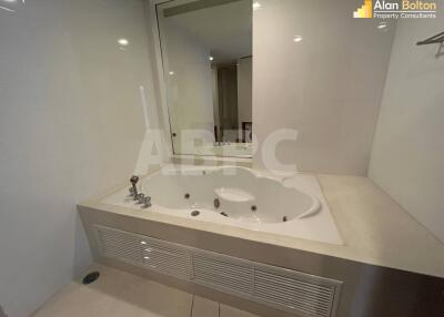 Studio Bed 1 Bath in Wong Amat CS6136