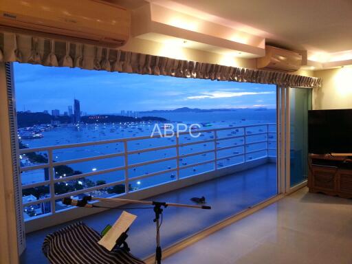 1 Bed 2 Bath in Central Pattaya CR1478