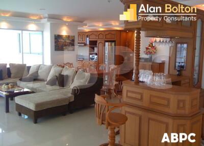 Ocean View 1 Bed 2 Bath Condo in Central Pattaya CR1478