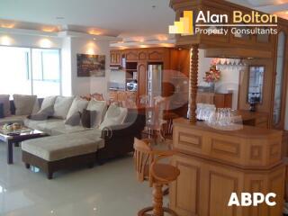 Ocean View 1 Bed 2 Bath Condo in Central Pattaya CR1478