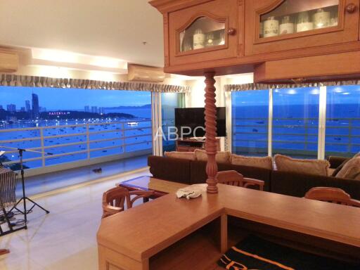 Ocean View 1 Bed 2 Bath Condo in Central Pattaya CR1478