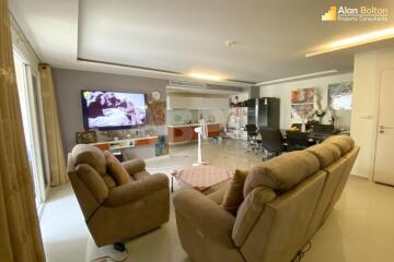 2 Bed 2 Bath Condo in Central Pattaya