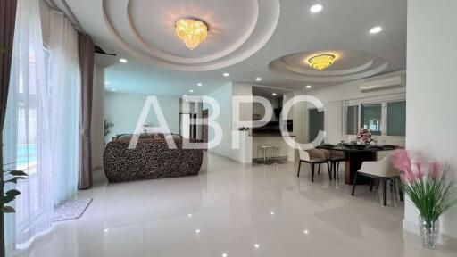 4 Bedrooms 4 Bathrooms in East Pattaya