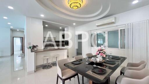 4 Bedrooms 4 Bathrooms in East Pattaya