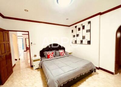 3 Bedrooms 3 Bathrooms in East Pattaya