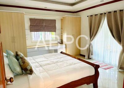 3 Bedrooms 3 Bathrooms in East Pattaya