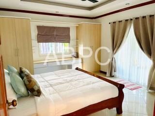 3 Bedrooms 3 Bathrooms in East Pattaya