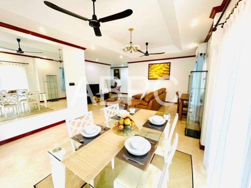 3 Bedrooms 3 Bathrooms in East Pattaya