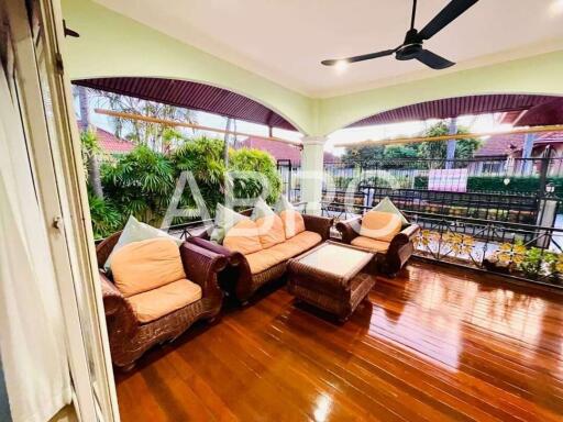 3 Bedrooms 3 Bathrooms in East Pattaya