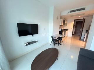 Just in 1 Bedroom Condo in The Axis For Rent